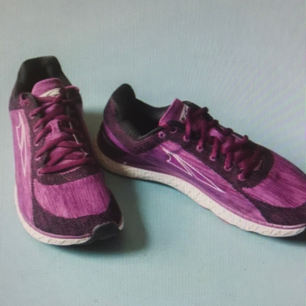 Altra escalante purple foot shape knit lace up run Ning tennis shoes